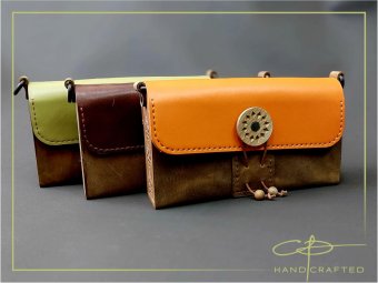 Geanta mini din piele si lemn