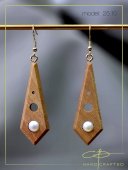 Cercei din lemn de nuc si perle naturale